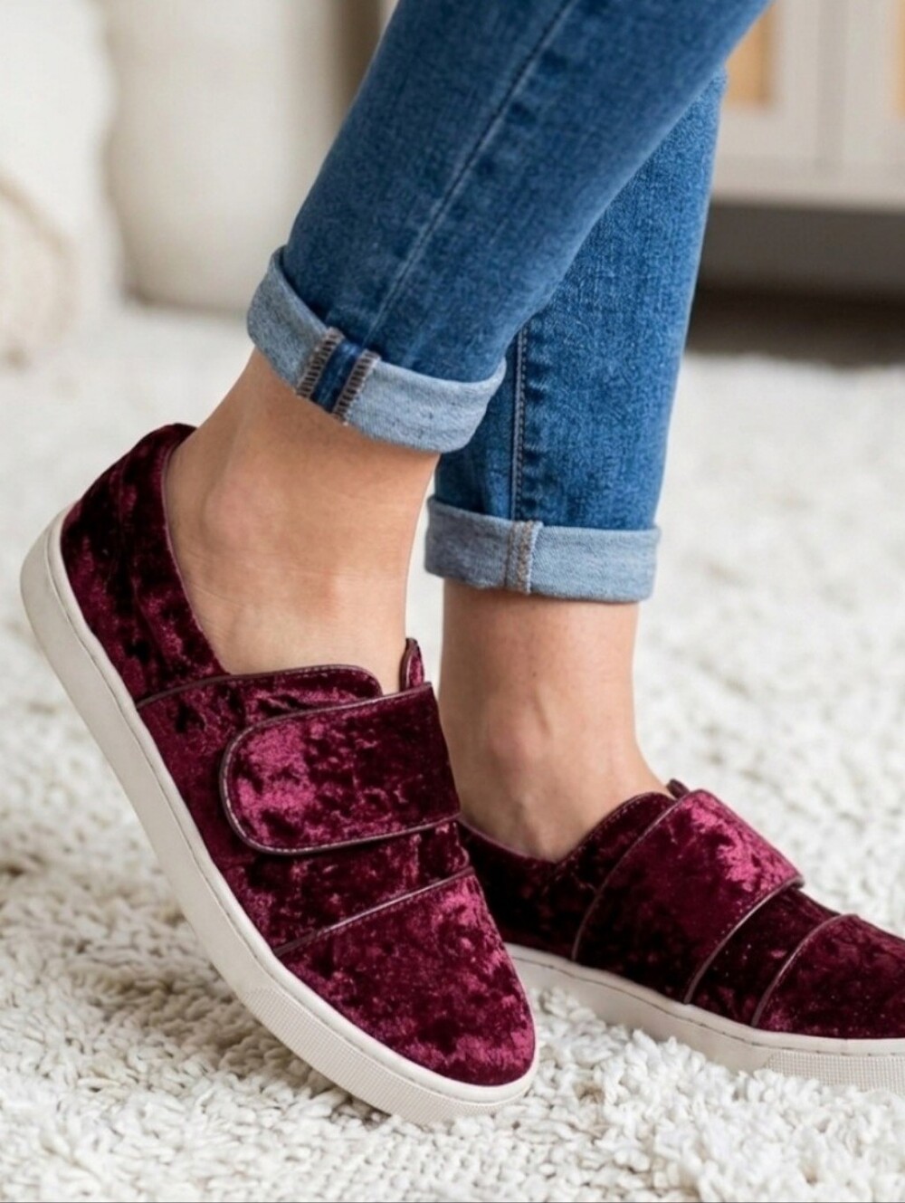 IMNYC Isaac Mizrahi Bordeaux Crushed Velvet Lily Shoes Loafers Sneakers / Sz 7